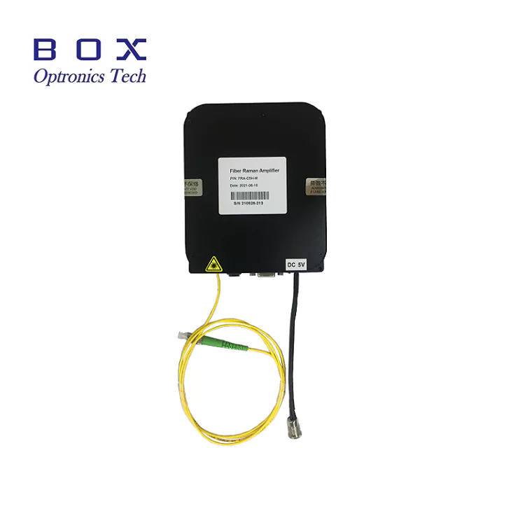 Какие меры нужно принять при подключении источника ASE к системе волоконной  связи?