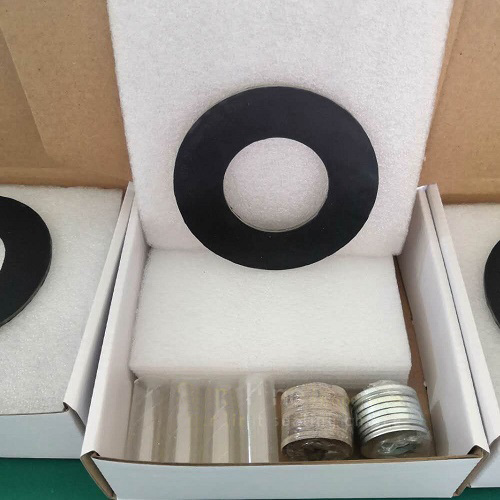 Как влияют агрессивные среды на комплект фланцевых изоляционных прокладок?